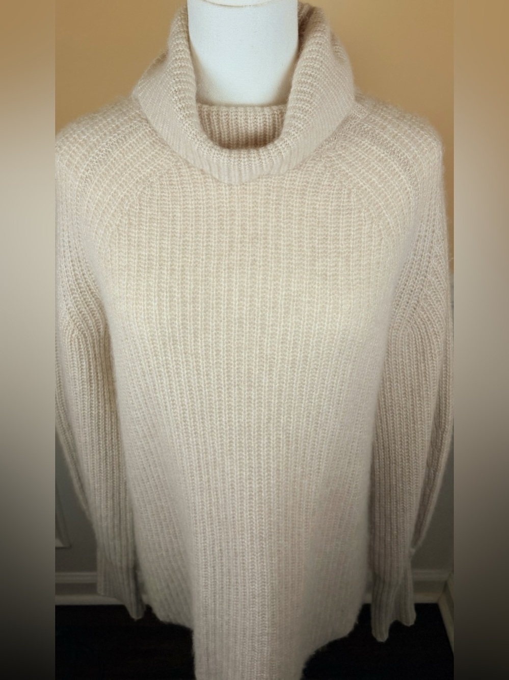 🤍 C by Bloomingdale’s 100% Cashmere Ribbed Turtleneck Sweater Oatmeal M